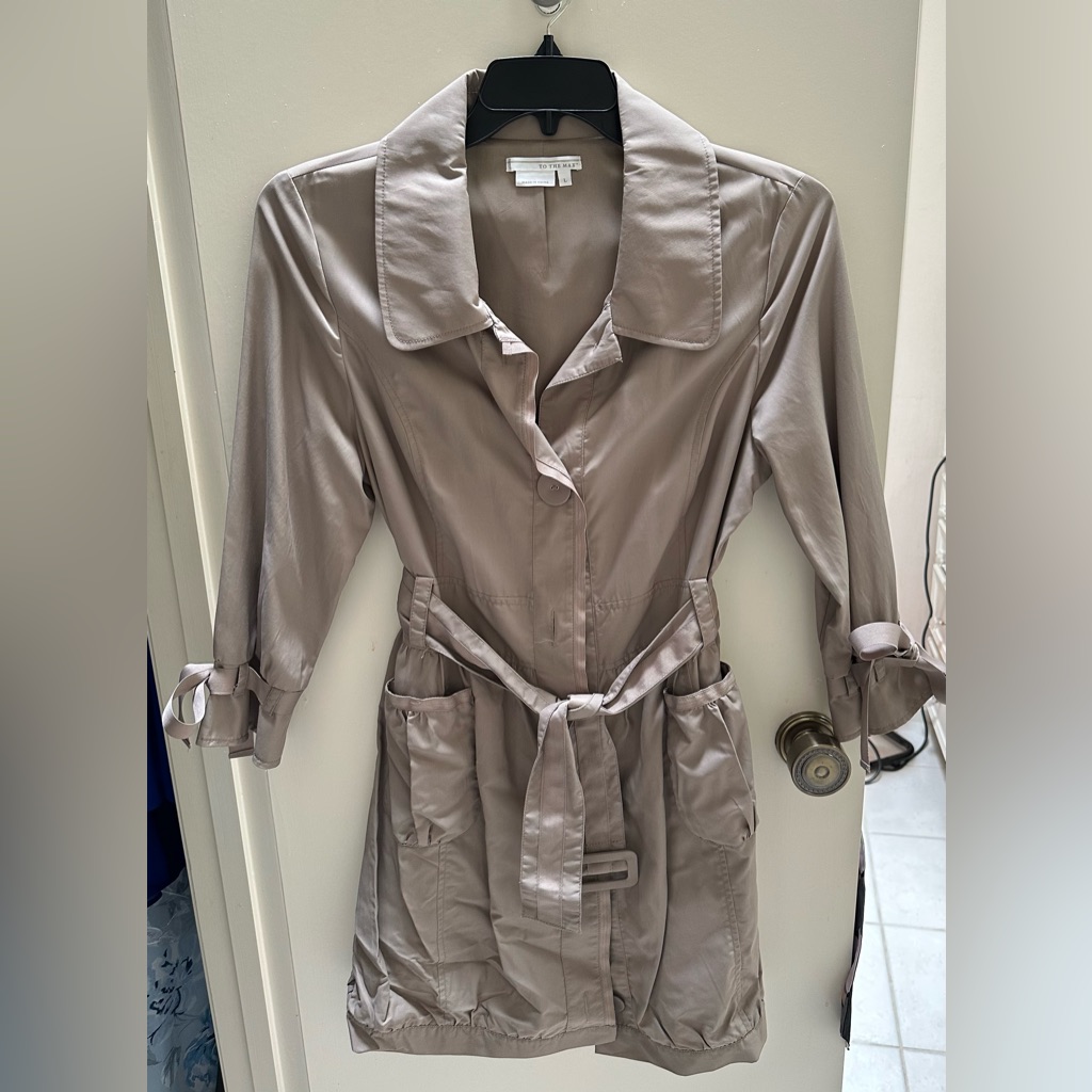 Brand New To The Max By Max Azria Taupe Nylon Jacket Trench Coat Style Brand New To The Max By Max Azria Taupe Nylon Jacket Trench Coat Style